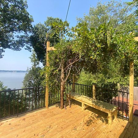 2 Bedroom Newly Renovated Waterfront Home; 10 Min From Mgm & The Gaylord Fort Washington Exterior photo