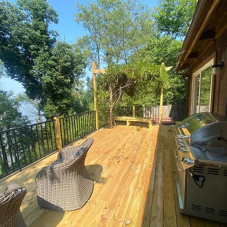 2 Bedroom Newly Renovated Waterfront Home; 10 Min From Mgm & The Gaylord Fort Washington Exterior photo