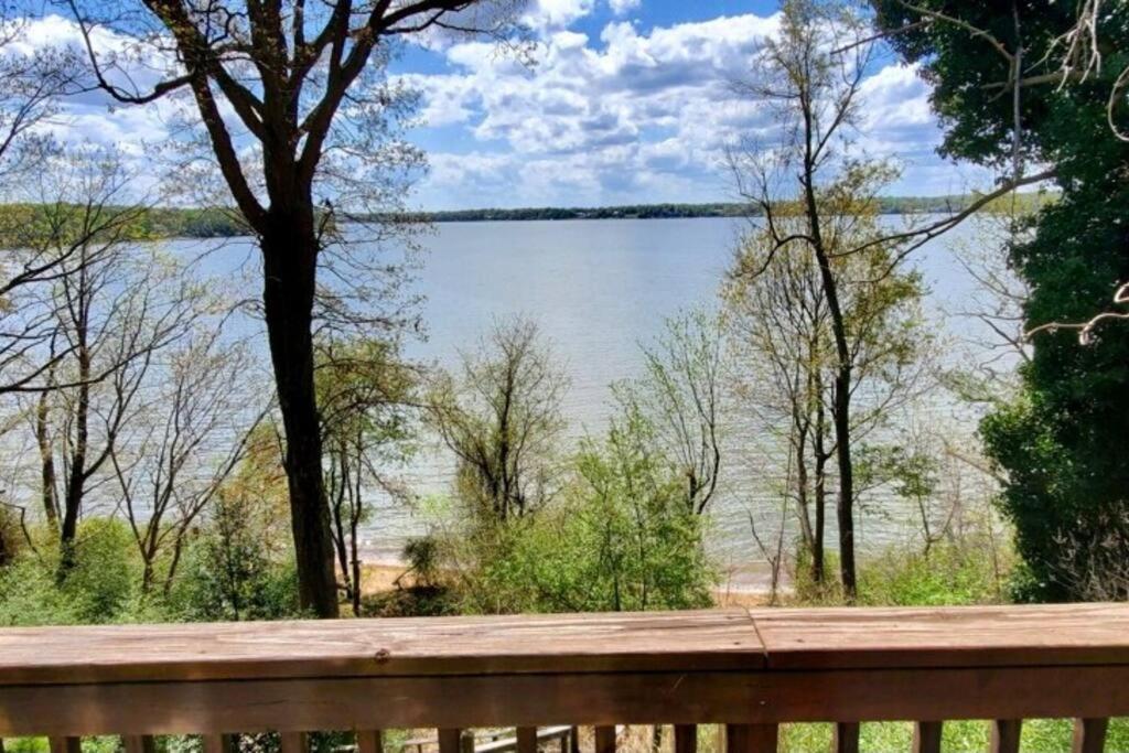 2 Bedroom Newly Renovated Waterfront Home; 10 Min From Mgm & The Gaylord Fort Washington Exterior photo