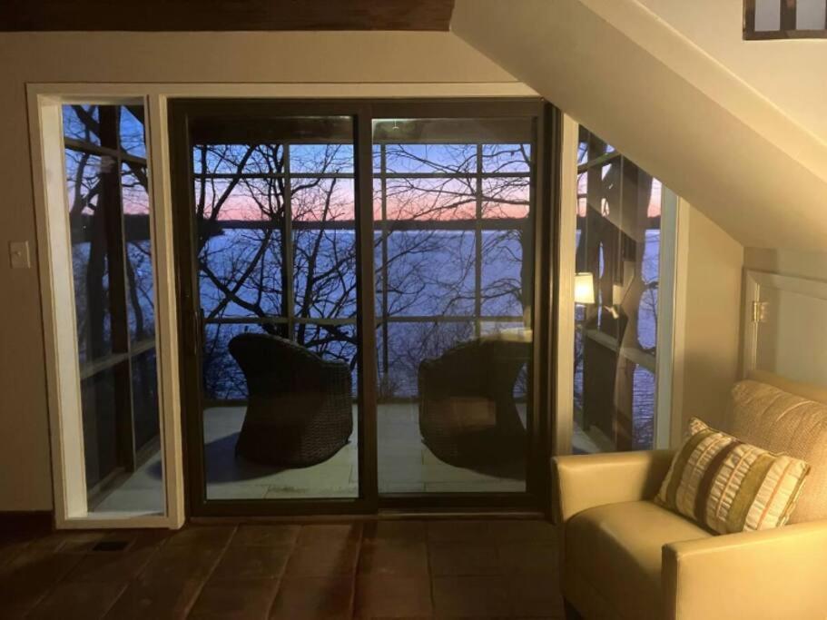 2 Bedroom Newly Renovated Waterfront Home; 10 Min From Mgm & The Gaylord Fort Washington Exterior photo