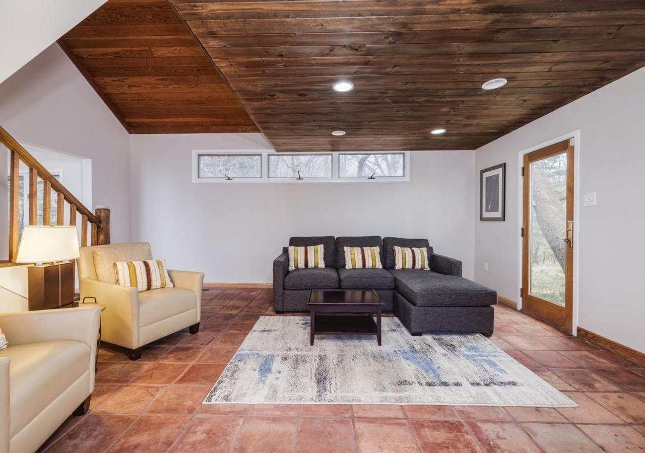 2 Bedroom Newly Renovated Waterfront Home; 10 Min From Mgm & The Gaylord Fort Washington Exterior photo