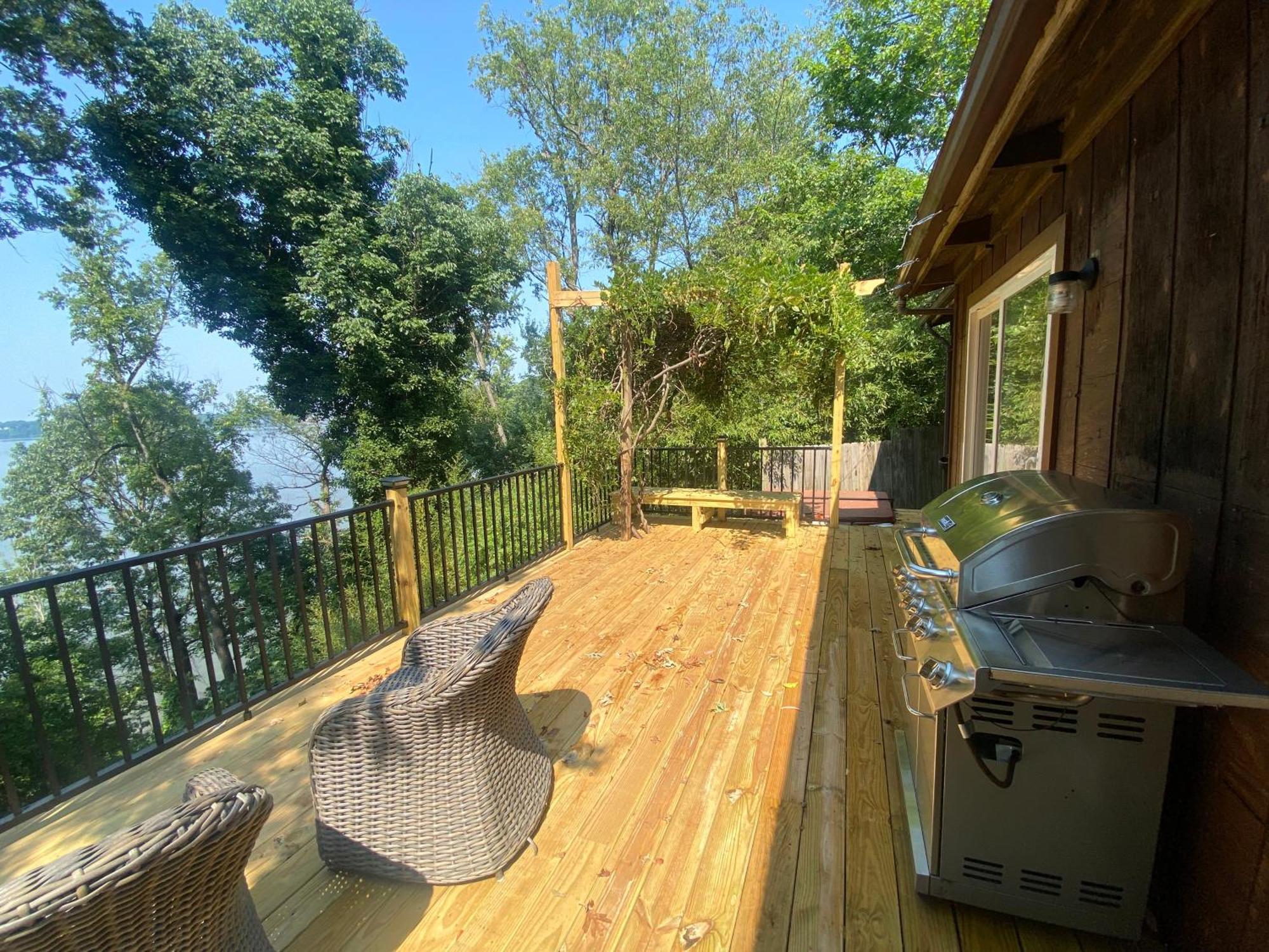 2 Bedroom Newly Renovated Waterfront Home; 10 Min From Mgm & The Gaylord Fort Washington Exterior photo